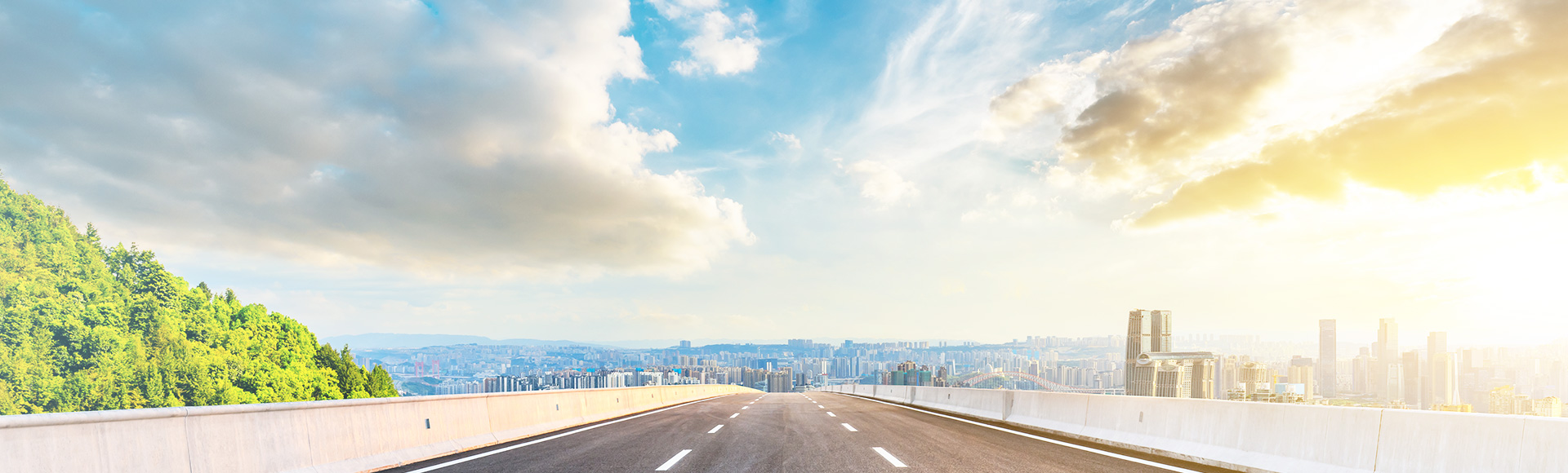 Related SDGs 3 Good health and well-being: Reduction of traffic accidents by issuing heads-ups, 9 Industry, innovation and infrastructure: Expansion of technological
innovation, 11 Sustainable cities and communities: Mobility support for elderly drivers